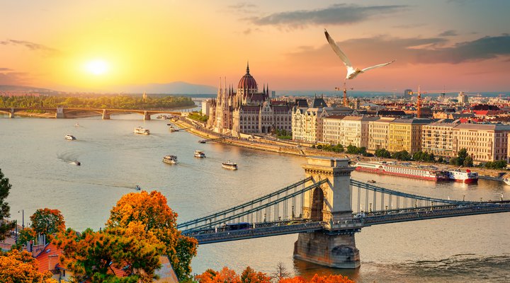 BUDAPEST_GettyImages-1288259884.jpg
